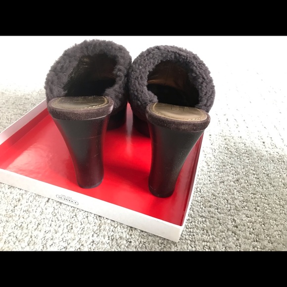 Women’s Coach Clogs - Picture 2 of 3